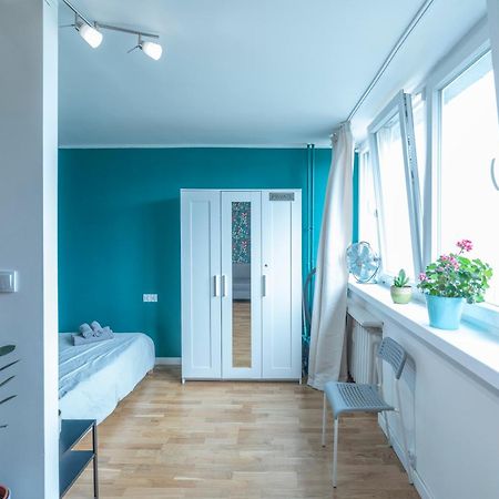 Green Studio In The City Center Of Вроцлав Екстериор снимка